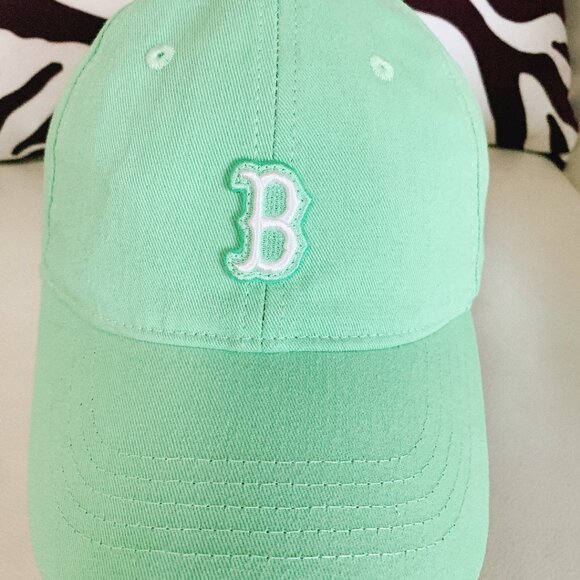 NWT  MLB Baseball Cap, in beautiful light green - Picture 2 of 9